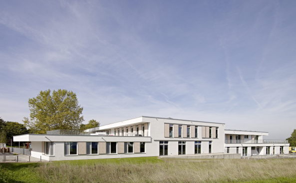 Kppel + Klieber, Kindergarten, Kita, Stuttgart, Kita in Gehenbhl, Farbe, Bauten fr Kinder, Montessori-Kindergarten, Familienzenturm, Fassade, Material, Wettbewerb gewonnen, Grundriss, Seitenflgel, BauNetz, Baunetz-Meldungen, Neubau, Architekt, Richfest, Fertigstellung, Neubau, Von der Farbe zur Form, Kinderbetreung