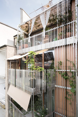 Apartmenthaus mit Restaurant in Basel von HHF