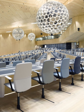 Architektur, Behnisch Architekten, Konferenzsaal, Schindeln, Holzschindeln, Neubau, Wood, WIPO, conference room, Anbei, extension, new building, Genf, Geneve, Siwtzerland, Swiss, Schweiz, geschwungen, Place des Nations, World Intellectual Property Organization, Stuttgart