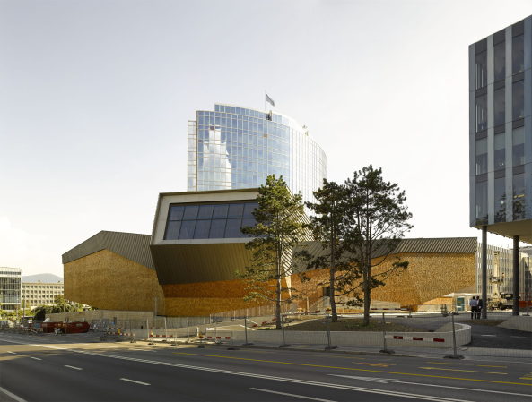 Architektur, Behnisch Architekten, Konferenzsaal, Schindeln, Holzschindeln, Neubau, Wood, WIPO, conference room, Anbei, extension, new building, Genf, Geneve, Siwtzerland, Swiss, Schweiz, geschwungen, Place des Nations, World Intellectual Property Organization, Stuttgart