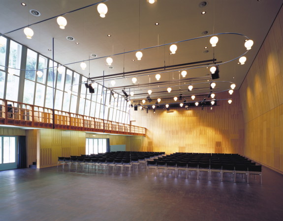 Beton, Martinsberg, Baden, Schweiz, Berufsschule, schule, berufsbildung, berufsbildend, weiterbauen, bestand, bauen im bestand, neubau, sporthalle, burkard meyer, 2006, sia, sia aargau, 2014, preis, pr�miert, 50er, 1950er, wohlfahrtsbau