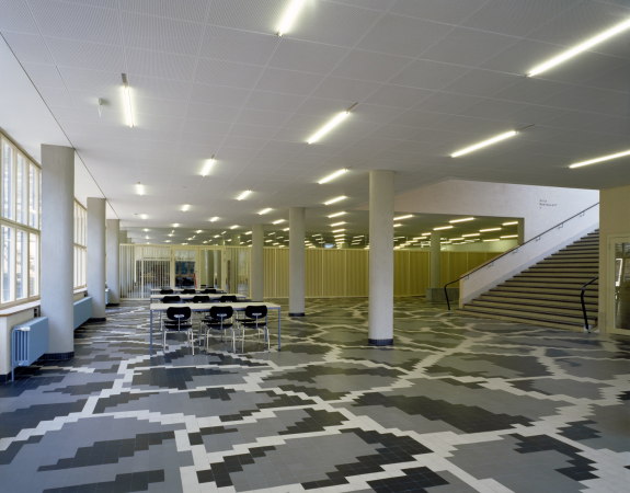 Beton, Martinsberg, Baden, Schweiz, Berufsschule, schule, berufsbildung, berufsbildend, weiterbauen, bestand, bauen im bestand, neubau, sporthalle, burkard meyer, 2006, sia, sia aargau, 2014, preis, pr�miert, 50er, 1950er, wohlfahrtsbau