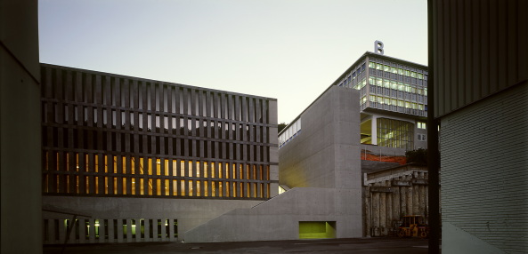 Beton, Martinsberg, Baden, Schweiz, Berufsschule, schule, berufsbildung, berufsbildend, weiterbauen, bestand, bauen im bestand, neubau, sporthalle, burkard meyer, 2006, sia, sia aargau, 2014, preis, pr�miert, 50er, 1950er, wohlfahrtsbau