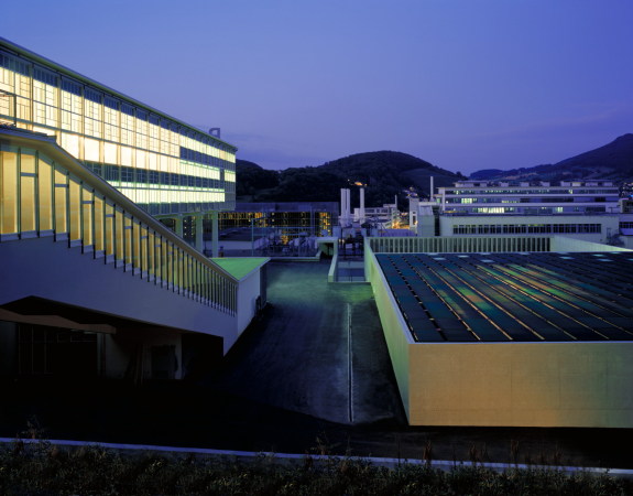 Beton, Martinsberg, Baden, Schweiz, Berufsschule, schule, berufsbildung, berufsbildend, weiterbauen, bestand, bauen im bestand, neubau, sporthalle, burkard meyer, 2006, sia, sia aargau, 2014, preis, pr�miert, 50er, 1950er, wohlfahrtsbau