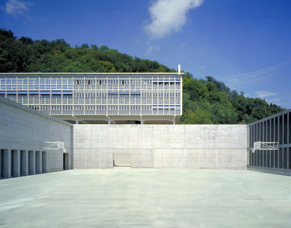 Beton, Martinsberg, Baden, Schweiz, Berufsschule, schule, berufsbildung, berufsbildend, weiterbauen, bestand, bauen im bestand, neubau, sporthalle, burkard meyer, 2006, sia, sia aargau, 2014, preis, pr�miert, 50er, 1950er, wohlfahrtsbau