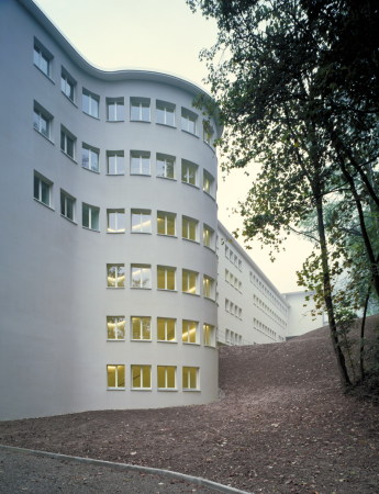 Beton, Martinsberg, Baden, Schweiz, Berufsschule, schule, berufsbildung, berufsbildend, weiterbauen, bestand, bauen im bestand, neubau, sporthalle, burkard meyer, 2006, sia, sia aargau, 2014, preis, pr�miert, 50er, 1950er, wohlfahrtsbau