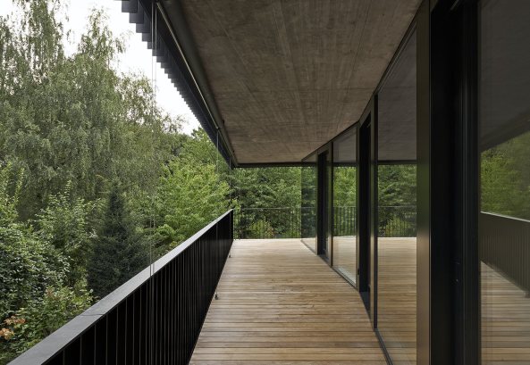 St-Sulpice, Schweiz, FHV, Fruehauf, Henry, Viladoms, Apartment, Haus, Wohnen, Wohnungsbau, Mehrfamilienhaus, Fassade, Beton, concrete, Glas, glass, Glasfassade, Balkon, Terrasse, Garage, Grn