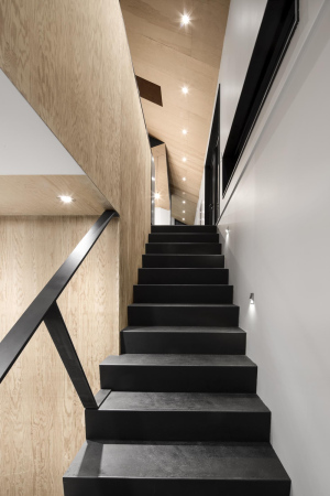 Kanada, quebec, montreal, naturehumaine, iknoe, archetyp, wald, berg, hang, wohnhaus, einfamilienhaus, Bolton Residence, Adrien Williams, David Dworkind, holz, beton, giebel