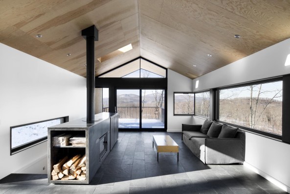 Kanada, quebec, montreal, naturehumaine, iknoe, archetyp, wald, berg, hang, wohnhaus, einfamilienhaus, Bolton Residence, Adrien Williams, David Dworkind, holz, beton, giebel