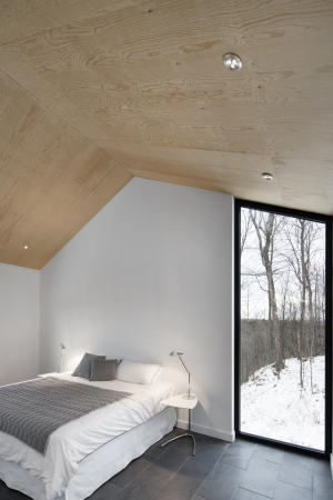 Kanada, quebec, montreal, naturehumaine, iknoe, archetyp, wald, berg, hang, wohnhaus, einfamilienhaus, Bolton Residence, Adrien Williams, David Dworkind, holz, beton, giebel
