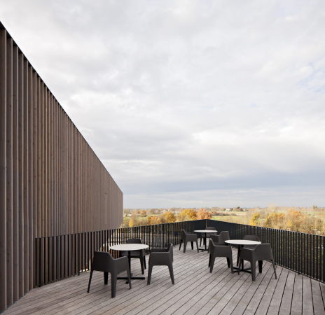 Lac du Der-Chantecoq, Lac du Der, Casino, Casino Joa, Frankreich, France, Data Architectes, Kasino, Spiel, Holz, wood, Lamellen, Glas, glass, Beton, concrete, Fassade, Stelzen, stilt, Box, Bar, See, timber