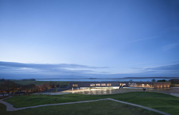 Lac du Der-Chantecoq, Lac du Der, Casino, Casino Joa, Frankreich, France, Data Architectes, Kasino, Spiel, Holz, wood, Lamellen, Glas, glass, Beton, concrete, Fassade, Stelzen, stilt, Box, Bar, See, timber