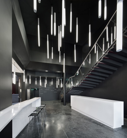 Bthune, Drama, Theater, Fassade, Manuelle Gautrand, Bestand, Erweiterung, Neubau, Schwarz, Philippe Ruaul, Agathe Alexis, Alain Barsacq, Paneele, Rot, Boulevard Victor Hugo, berformung, red facade, black, theatre, extension, new building