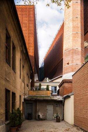 Cricoteka, Krakau, Krakw, nsMoonStudio, Center of Documentation of the Art of Tadeusz Kantor, Tadeusz Kantor, Knstler, artist, Kunst, art, Vistula river, Weichsel, Spiegel, mirror, Fassade, facade, Symbol, steel, Stahl, reinforced concrete, Beton, Glas, glass, Theater, theatre, Geometrie