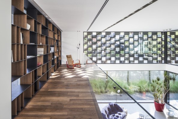 Israel, Tel Aviv, Pitsou Kedem, Pitsou Kedem architects, Beton, Wohnhaus, Neubau, Corten, Schatten, Licht, Sonnenschutz, Archaik, Sichtbeton, Lob des Schattens, Amid Geron, irene Goldberg, Hila Sella, Pitsou Kedem Architekten