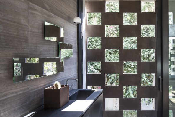Wohnhaus bei Tel Aviv von Pitsou Kedem Architects