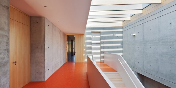 schule, grundschule, schulgarten, garten, auenraum, unterricht im freien, offenbach, bieber, bieber-waldhof, wchter, waechter, wchter + wchter, architekten, neubau, beton, inklusion, ganztagsschule, ganztagsbetreuung, ganztagsunterricht, lichthof, erdgeschoss