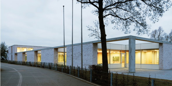 schule, grundschule, schulgarten, garten, auenraum, unterricht im freien, offenbach, bieber, bieber-waldhof, wchter, waechter, wchter + wchter, architekten, neubau, beton, inklusion, ganztagsschule, ganztagsbetreuung, ganztagsunterricht, lichthof, erdgeschoss