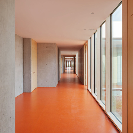 schule, grundschule, schulgarten, garten, auenraum, unterricht im freien, offenbach, bieber, bieber-waldhof, wchter, waechter, wchter + wchter, architekten, neubau, beton, inklusion, ganztagsschule, ganztagsbetreuung, ganztagsunterricht, lichthof, erdgeschoss