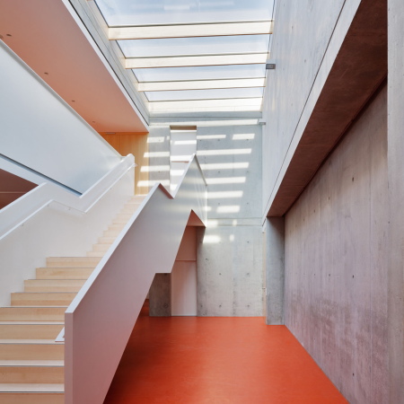 schule, grundschule, schulgarten, garten, auenraum, unterricht im freien, offenbach, bieber, bieber-waldhof, wchter, waechter, wchter + wchter, architekten, neubau, beton, inklusion, ganztagsschule, ganztagsbetreuung, ganztagsunterricht, lichthof, erdgeschoss