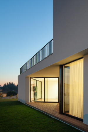 Portugal, Arrifana, Santa Maria da Feira, Pedro Henrique, Landschaft, Natur, Wei, Farbe, Dreieck, Licht, Schatten, light, shadow, colour, triangle, rural landscape, Holz, wood
