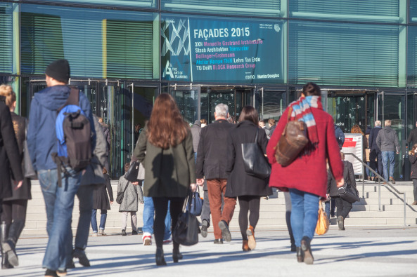 Fassadenkongress, Fassade, Jean Nouvel, Kim Herforth Nielsen, Volker Staab, Lehm, Beton, Matthias Schuler, Photovoltaikanlagen, Volker Staab, Manuelle Gautrand, Oliver Thill , Daniel Pfanner, Henk Jonkers, Bakterien