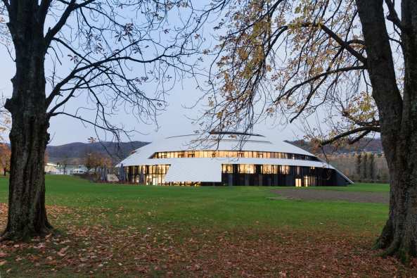 Kulturzentrum von Tschumi in der Schweiz