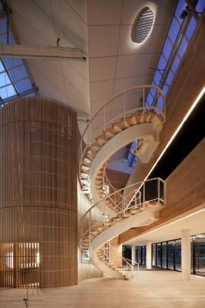 Michel Rmon, HELIOS, National Solar Energy Institute, Chambry, INES, Frdric Nicolas, Frankreich, France, Dachkonstruktion, gefaltetes Dach, Dach, roof, Technik, Fassade, facade, Glas, glass, Holz, wood, Beton, concrete, Atrium, Licht, light, Technologiepark, Energie, energy