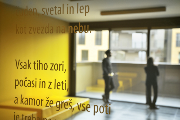 Slowenien, Ljubljana, Brick Neighbourhood, Slovenia, dekleva gregorič architects, housing, Wohnungsbau, Wohnen, Wohnung, Backstein, Ziegelstein, brick, Farbe, Fassade, Gelb, yellow, Balkon, balcony, facade, colour, flat, soziale Interaktion, Gemeinschaftsraum, communal space