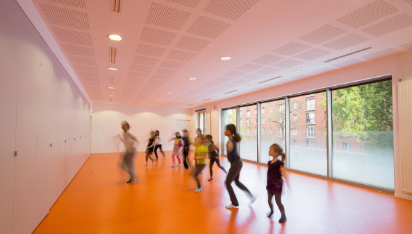 Paris, LAPS Architecture, MAB Arquitectura, Ville de Paris, 2014, 72 avenue Felix Faure, Patronage La�que, Neubau, PVC Stegplatten, Beton, concrete, Fertigstellung, Demokratie, Meinungsfreiheit, 15�me arrondissement, Wohnhaus, Wohnungen, Apartments, Glass, Glas, Licht, Kinderheim, H�rsaal, Seminarr�ume, rue Tisserand, Moderne, Milchglas, Laterna Magica, Aufkl�rung, Laizismus, 15. arrondissement