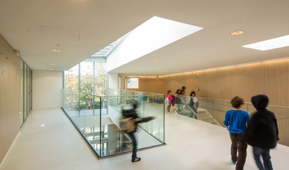 Paris, LAPS Architecture, MAB Arquitectura, Ville de Paris, 2014, 72 avenue Felix Faure, Patronage La�que, Neubau, PVC Stegplatten, Beton, concrete, Fertigstellung, Demokratie, Meinungsfreiheit, 15�me arrondissement, Wohnhaus, Wohnungen, Apartments, Glass, Glas, Licht, Kinderheim, H�rsaal, Seminarr�ume, rue Tisserand, Moderne, Milchglas, Laterna Magica, Aufkl�rung, Laizismus, 15. arrondissement