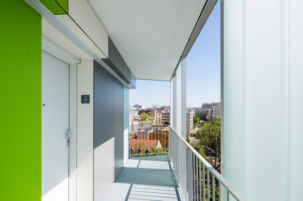 Paris, LAPS Architecture, MAB Arquitectura, Ville de Paris, 2014, 72 avenue Felix Faure, Patronage La�que, Neubau, PVC Stegplatten, Beton, concrete, Fertigstellung, Demokratie, Meinungsfreiheit, 15�me arrondissement, Wohnhaus, Wohnungen, Apartments, Glass, Glas, Licht, Kinderheim, H�rsaal, Seminarr�ume, rue Tisserand, Moderne, Milchglas, Laterna Magica, Aufkl�rung, Laizismus, 15. arrondissement