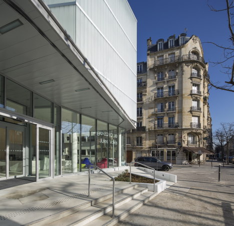 Paris, LAPS Architecture, MAB Arquitectura, Ville de Paris, 2014, 72 avenue Felix Faure, Patronage La�que, Neubau, PVC Stegplatten, Beton, concrete, Fertigstellung, Demokratie, Meinungsfreiheit, 15�me arrondissement, Wohnhaus, Wohnungen, Apartments, Glass, Glas, Licht, Kinderheim, H�rsaal, Seminarr�ume, rue Tisserand, Moderne, Milchglas, Laterna Magica, Aufkl�rung, Laizismus, 15. arrondissement