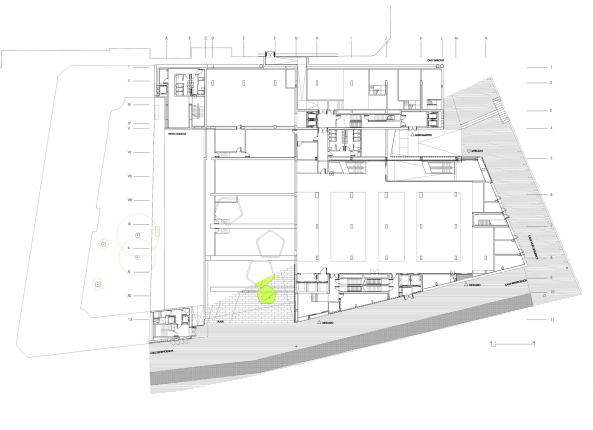 Sport, Bibliothek, Spanien, Barcelona, Municipality Madrid, Nieto Sobejano Arquitectos, Stadtteilzentrum, Sporthalle, Bibliothek, Lesen, Library, Markt, Market, Roland Halbe, transluzent, Neubau, Wettbewerbsgewinn, 2014, 2007, Beton Glasfassade, Erweiterung, Innenstadt, Mercado Municipal de Barcel�