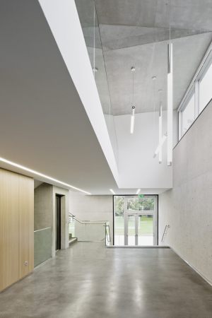 Kirchenneubau, Wien, Penzing, sterreich, Kirche, Veit Aschenbrenner Architekten, Neuapostolische Kirche, Beton, Leichtbeton, Oberlicht, Altar, Glockenturm, concrete