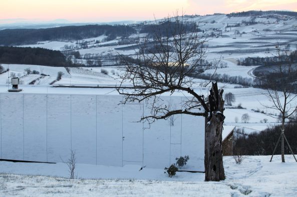 Casa Invisible, Delugan Meissl, Architektur aus �sterreich, Wien, Wohnmodul, Wohneinheit, Minihaus, Miniwohnhaus, Miniwohnmodul, Tragwerk, Holz, Glas, Spiegel, Fassade, Fassade als Spiegel, mirror house, Wohnbox, Box, Casa, Haus, facade, Das unsichtbare Haus , Narziss, Narzissmus, Ego, Selbstbewusstein,