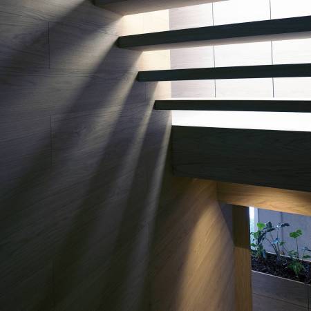 Villa Criss-Cross Envelope, Villa, Haus, Wohnhaus, Ljubljana, Slowenien, Slovenia, housing, residential, Einfamilienhaus, single family house, Mirje, Suburb, wall, Wand, Kubus, Metall, metal, Hlle, envelope, Pyramide, Glas, glass, Hof, patio, Fassade, facade, Licht, light, Kreuz, cross, Ornament, Beton, concrete, Holz, wood