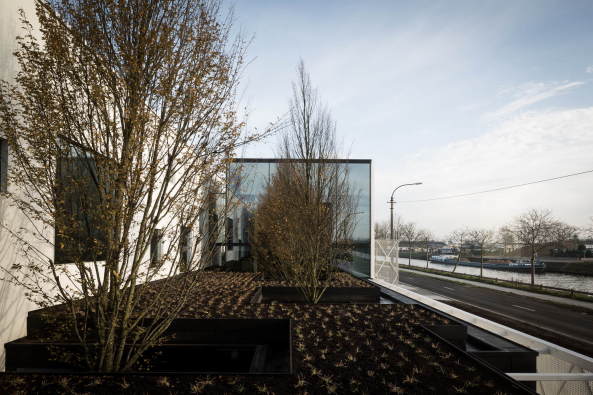 Deinze, Office building, Brogebude, Ostflandern, East Flanders, Lootens Line, CAAN architecten, Neubau, weie Hlle, Oberflche, Rauten,Thomas De Bruyne, Wellblech, minimal, reduced, reduziert, Blech, Metall
