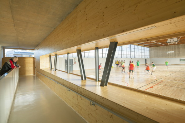 Architektur, Sporthalle, Neubau, Umbau, Erweiterung, Ergnzung, Beton, Tanz, Vogesen, Gymnasium, Holz, wood, concrete, mountains, Vagney,abc studio architects, christian vincent architect, cyrille lallement, bet mellardi, Dorf, Kleinstadt, Frankreich,