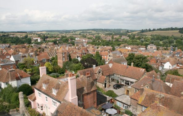Rye, East Sussex, Kino, cinema, Jonathan Dunn Architects, England, Grobritannien, Nordirland, Wohnanlage, John Fletcher, housing project, Denkmalpflege, conservation, reuse, Umnutzung, Hgel, slope, Dachkonstruktion, Dach, roof, Erweiterung, extension, Holz, wood, red cedar, Zedernholz, Eichenholz, Fassade, facade, Akustik, acoustic, Theater, Ballett, Oper, Sport