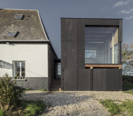 Ziegler Antonin architecte, Impasse des Falaises, rmelkanal, La Manche, Meer, Haus, house, sea, country house, Fassade, facade, schwarz, Holz, wood, Anbau, Bibliothek, library, Senneville-sur-Fecamp, Kubus, Fenster, window, Holzpaneele, Ausblick, view