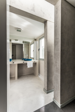 C�rdoba, Argentinien, House in Q2, Santiago Carlos Viale Lescano, Haus, housing, unterirdisch, Hof, courtyard, Beton, concrete, Dach, roof, vegetation, Garten, Terrasse, terrace, pool, Schwimmbad, Beleuchtung, light, Aluminium, S�ule, column, Gestein, brick, Backstein