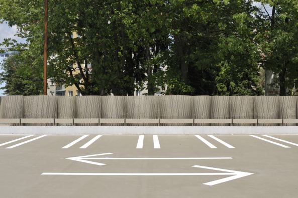 Slowenien, offener Wettbewerb, open competition, ENOTA, Enota, Car Park, Parkgarage, Autogarage, Slovenia, Velenje, Metallfassade, metal facade, Parkhaus, Auto in der Stadt, facade, Fassade, Wettbewerb, 2014, Baunetz, Baunetz-Meldungen, parking, Kubus, Nutzbau, Garage, Rampen, Steigung, Parkpl�tze