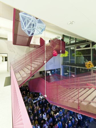 CEBRA; SPINN Arkitekter; stengen & Bergo; Mesterfjellet School; Schule; Schulgebude; Neubau; Architektur; Kebony; School and Famiy Center; Larvik; Norwegen