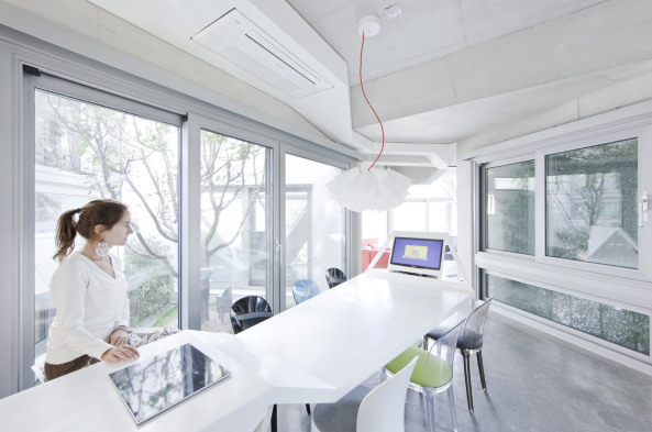 Blooming House, HWA Hun, Korea, Seoul, Fassade, facade, Wohnen, housing, hill, Hgel, Natur, Garten, Aluminium, Beton, concrete