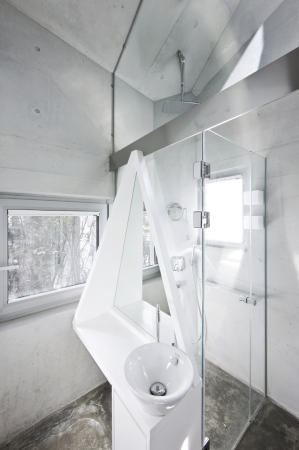 Blooming House, HWA Hun, Korea, Seoul, Fassade, facade, Wohnen, housing, hill, Hgel, Natur, Garten, Aluminium, Beton, concrete