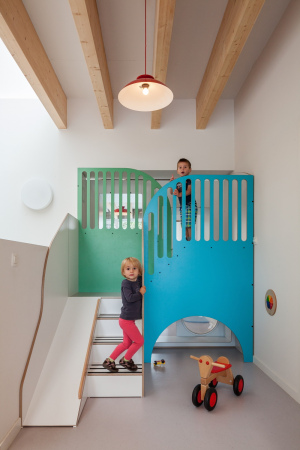 Holz, Beton, Holzschnitt, Ukkel, Belgien, Fassade Metallstbe, facade, metal sticks, nursery, Ukkel, Bruxelles, Brssel, Ukkel, KiTa, Kindertagesttte, Kirche, Bestand, fenster, Ruherume