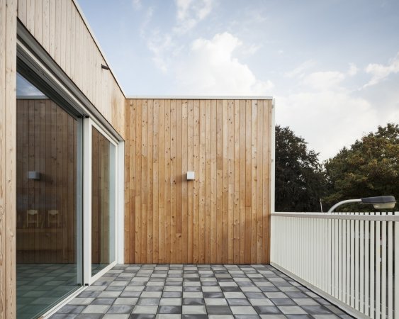 Holz, Beton, Holzschnitt, Ukkel, Belgien, Fassade Metallstbe, facade, metal sticks, nursery, Ukkel, Bruxelles, Brssel, Ukkel, KiTa, Kindertagesttte, Kirche, Bestand, fenster, Ruherume