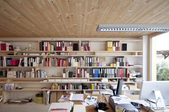 Juri Troy, Hohenems, Einfamilienhaus, Holz, wood, Vorarlberger Rheintal, Rheinauen, Vorarlberg, sterreich, house, residential, Fassade, facade, schwarz, Enfilade, Anthrazit, Polyurethan