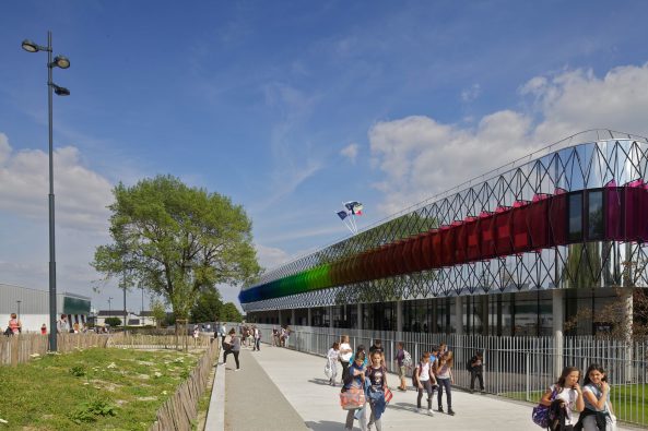 Aluminium, geschliffen, brilliant, Beton, Glas, koloriertes Glas, coloured glas, concrete, Frankreich, Nantes, College, Philippe Gazeau, school, Mittelschule